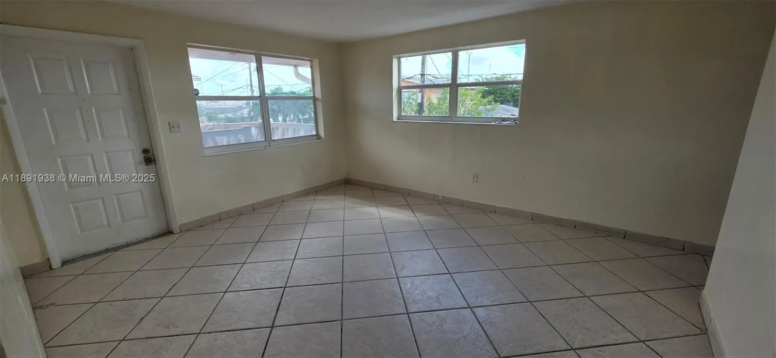 654 W 29th St, #2