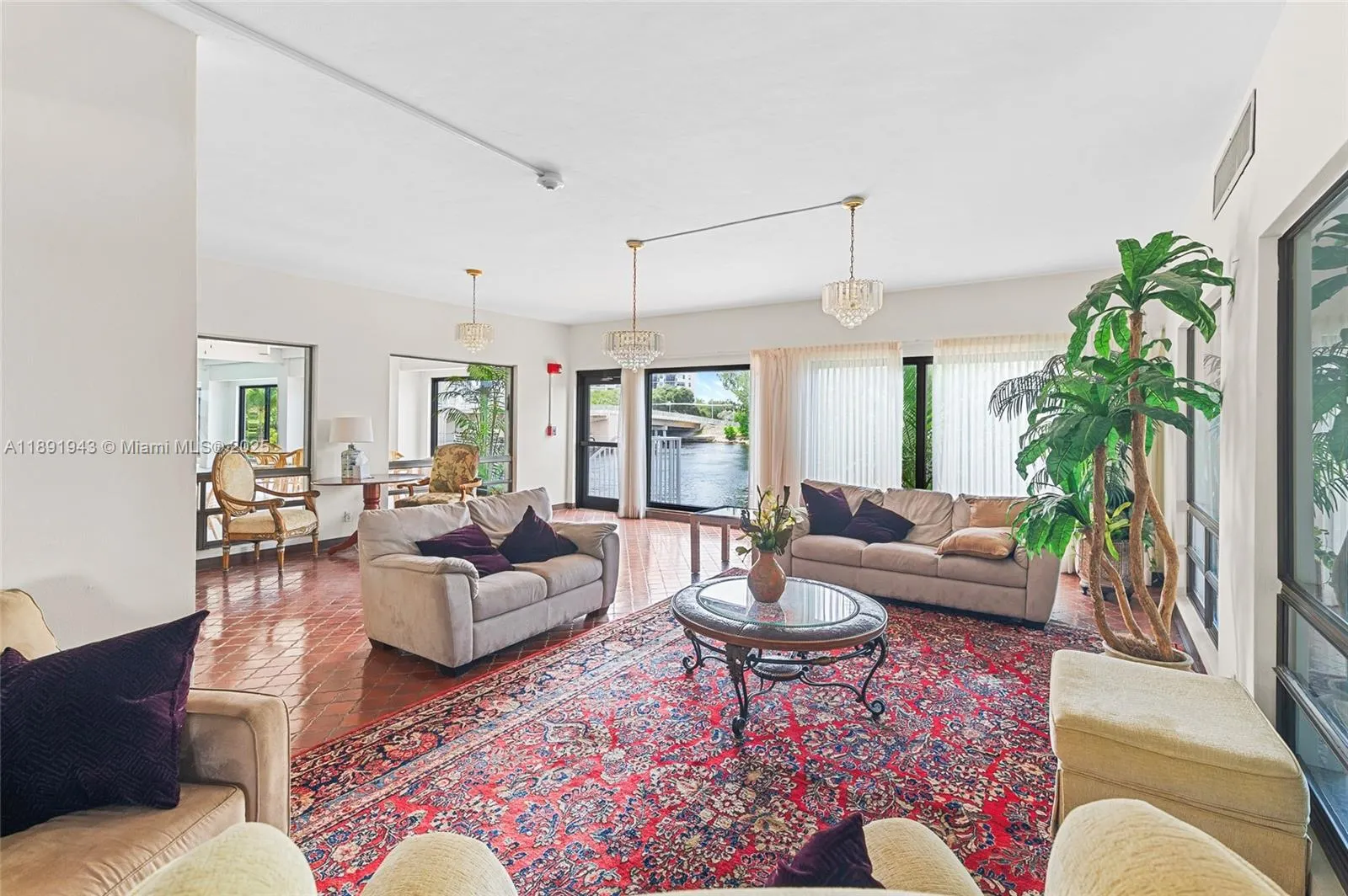 1401 N Riverside Dr, #1406