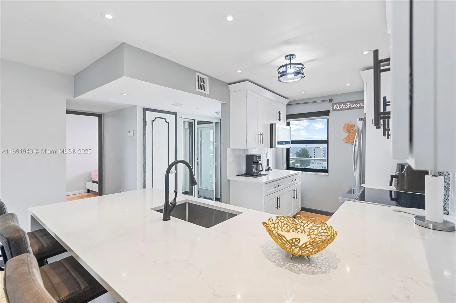 1401 N Riverside Dr, #1406
