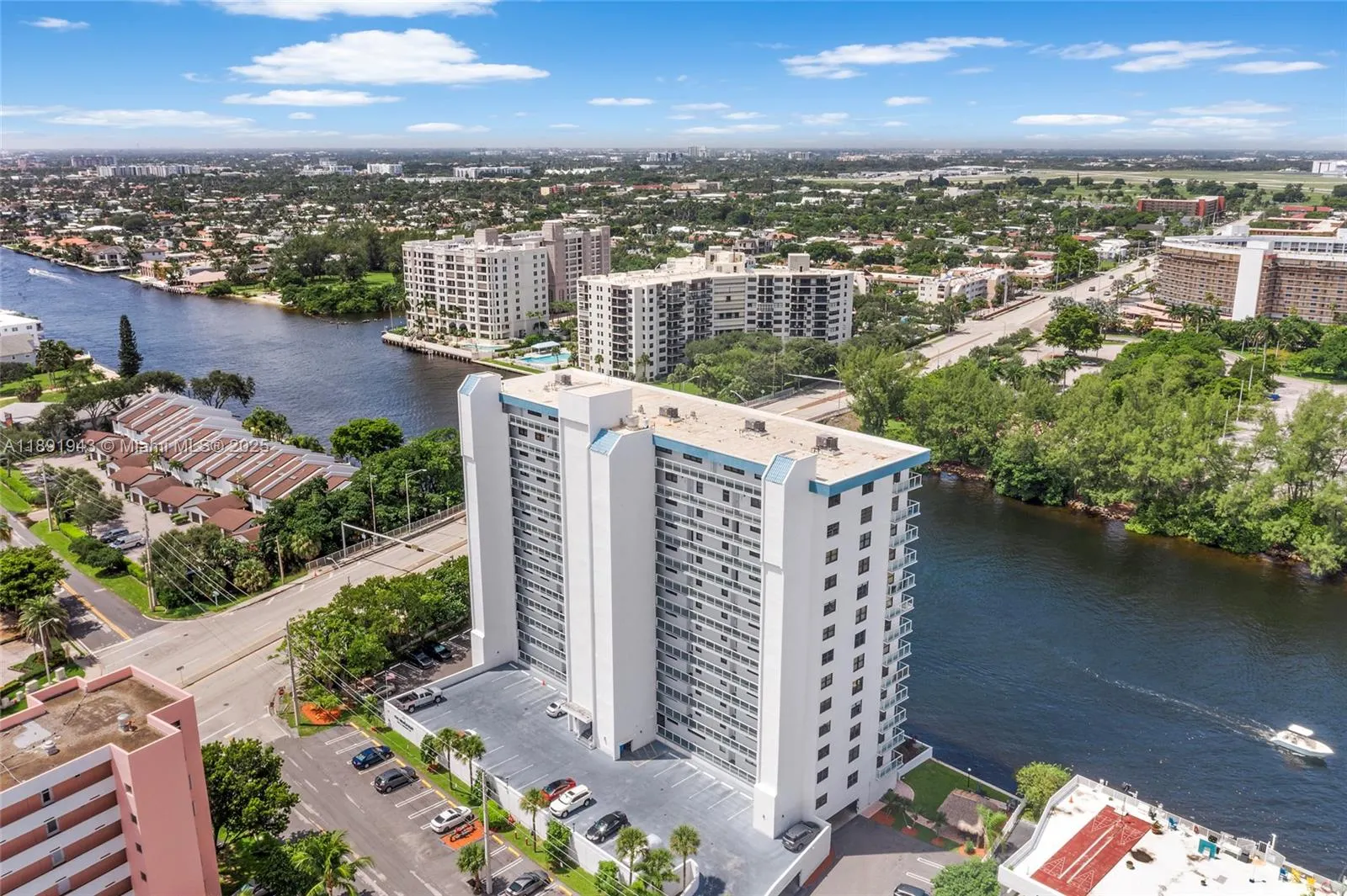 1401 N Riverside Dr, #1406