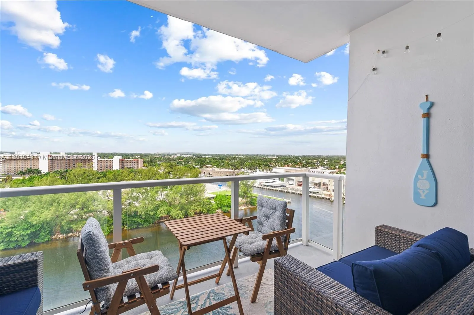 1401 N Riverside Dr, #1406