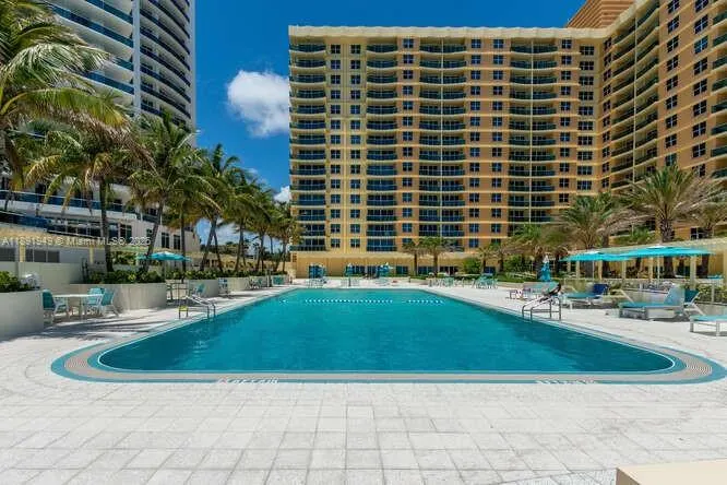 2501 S OCEAN DR, #1117