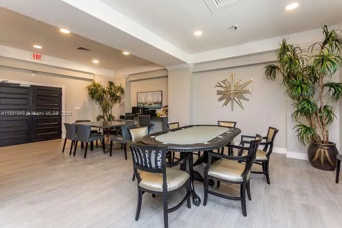 2501 S OCEAN DR, #1117
