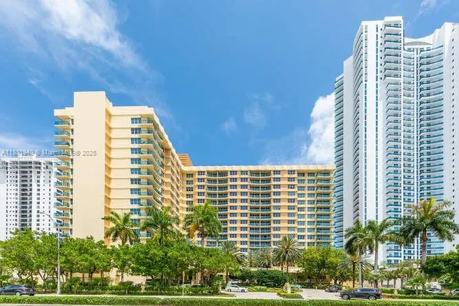 2501 S OCEAN DR, #1117