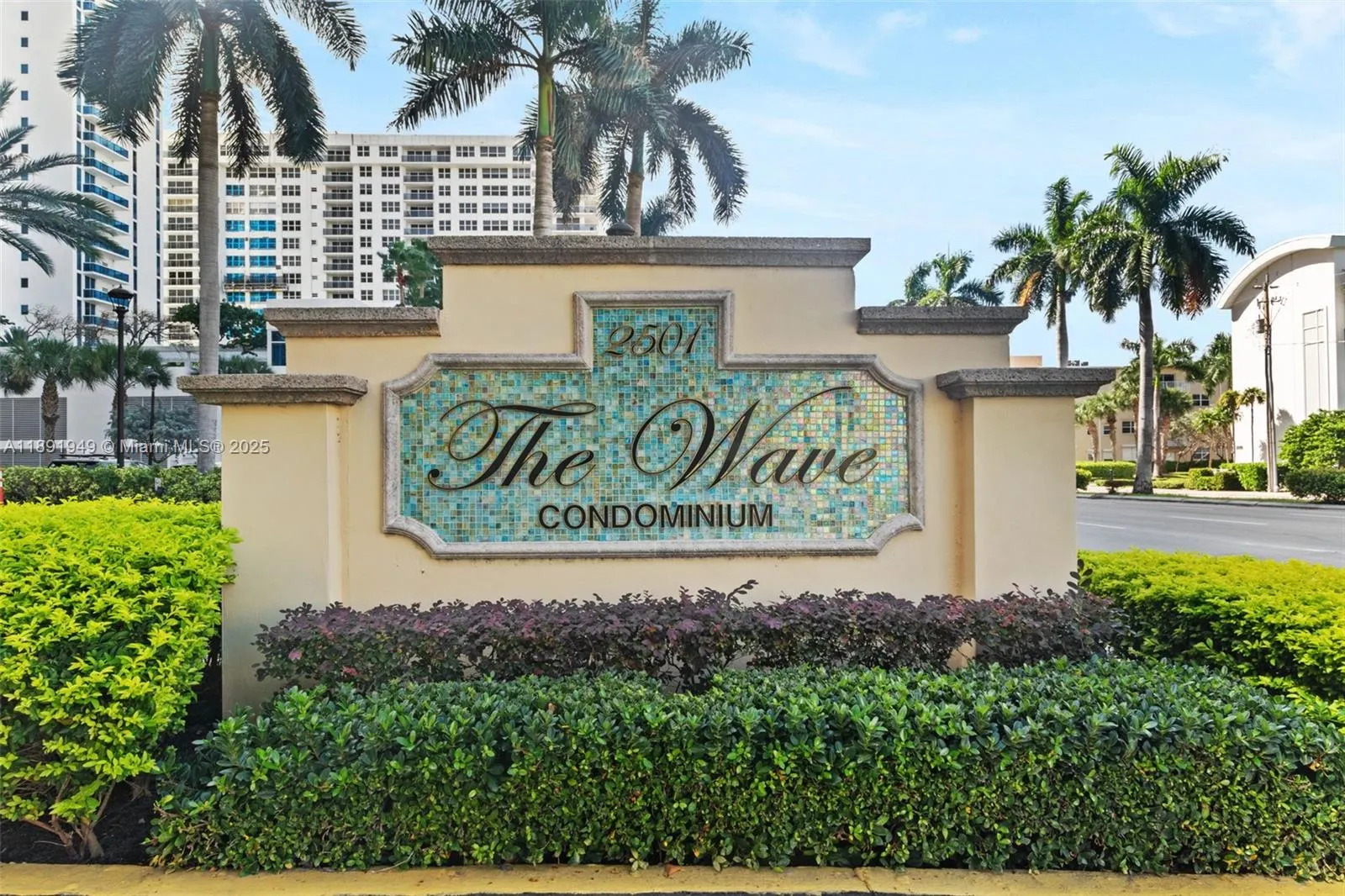 2501 S OCEAN DR, #1117