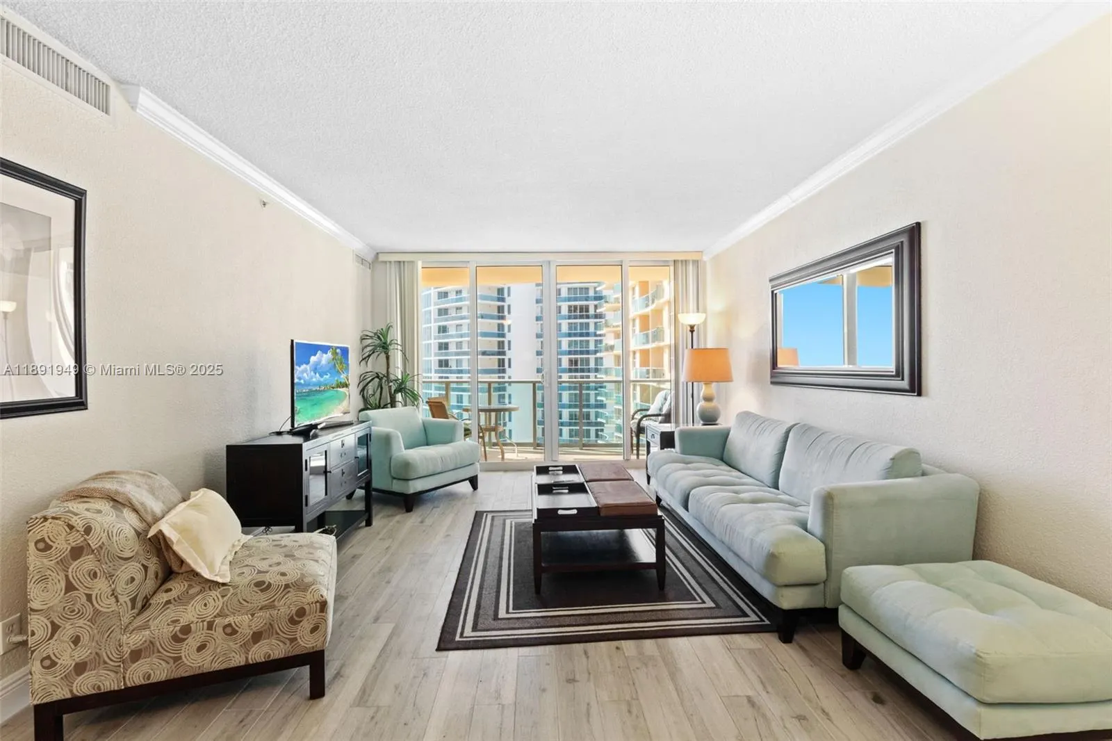 2501 S OCEAN DR, #1117