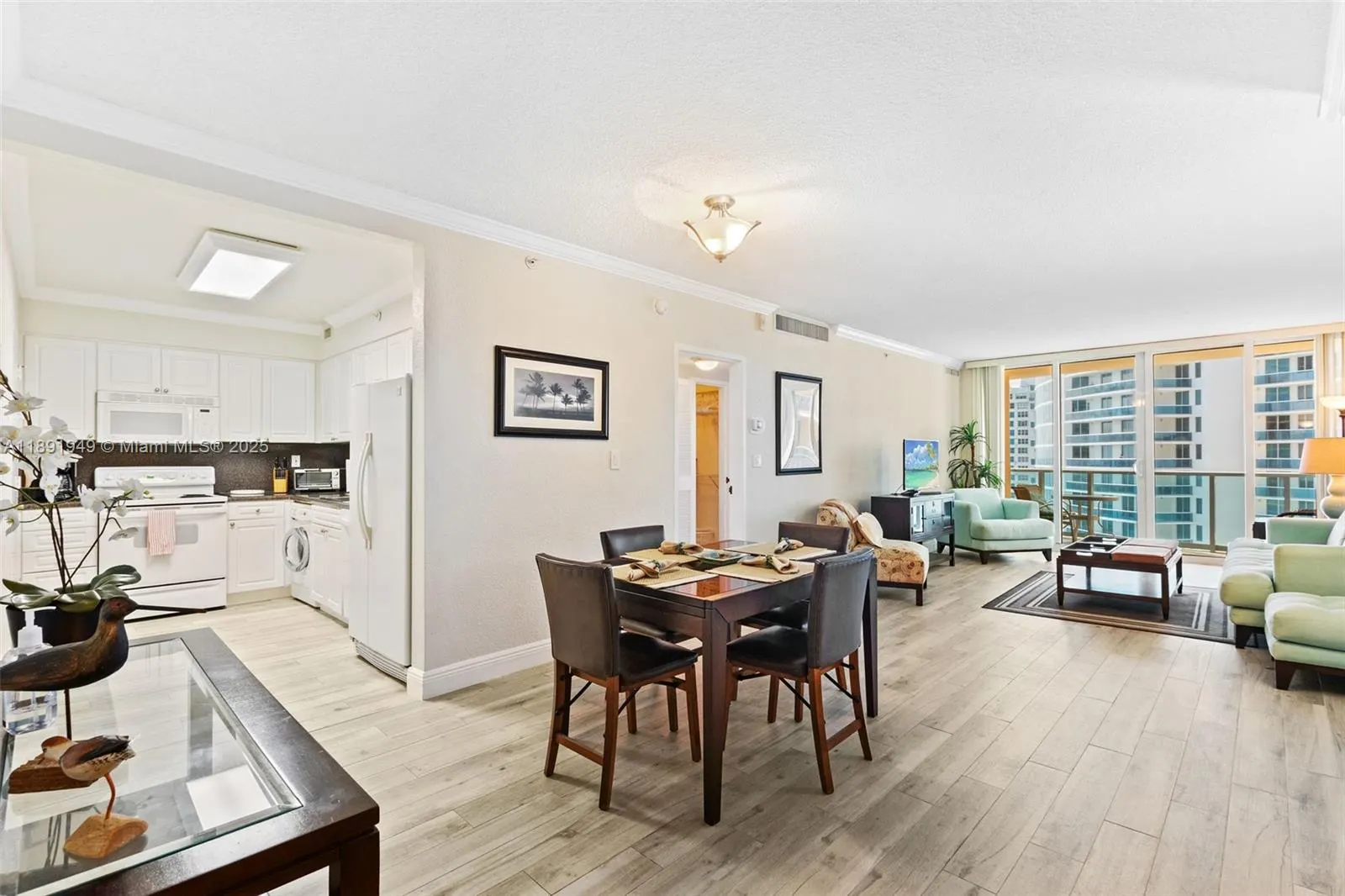 2501 S OCEAN DR, #1117