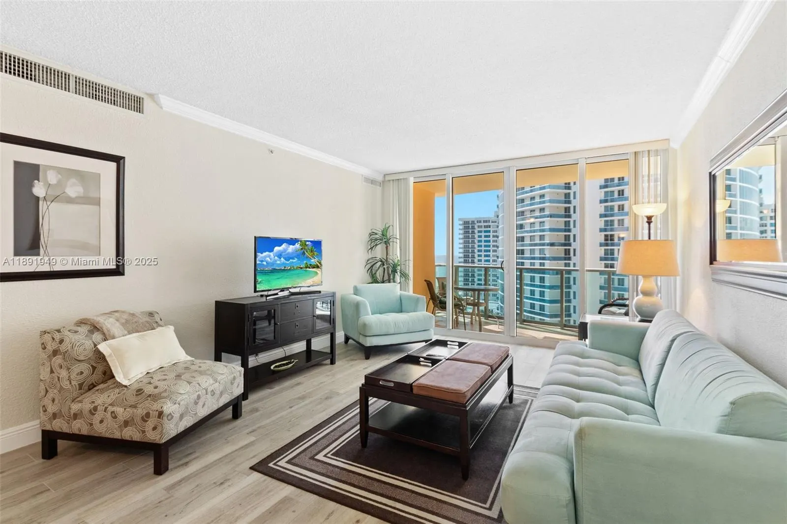 2501 S OCEAN DR, #1117