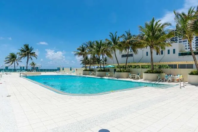 2501 S OCEAN DR, #1117