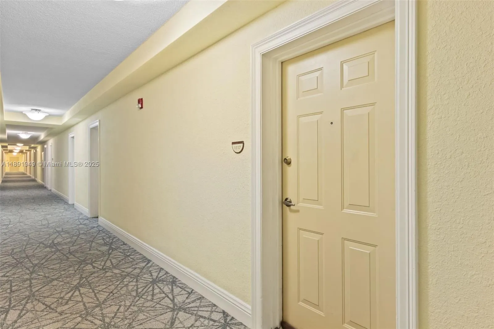 2501 S OCEAN DR, #1117