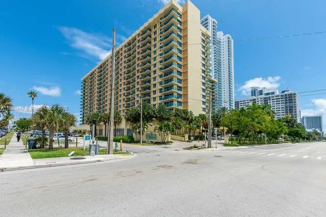2501 S OCEAN DR, #1117