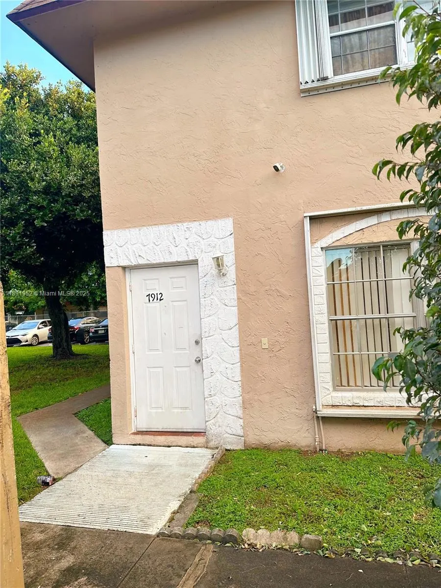 7912 Kimberly Blvd, #301