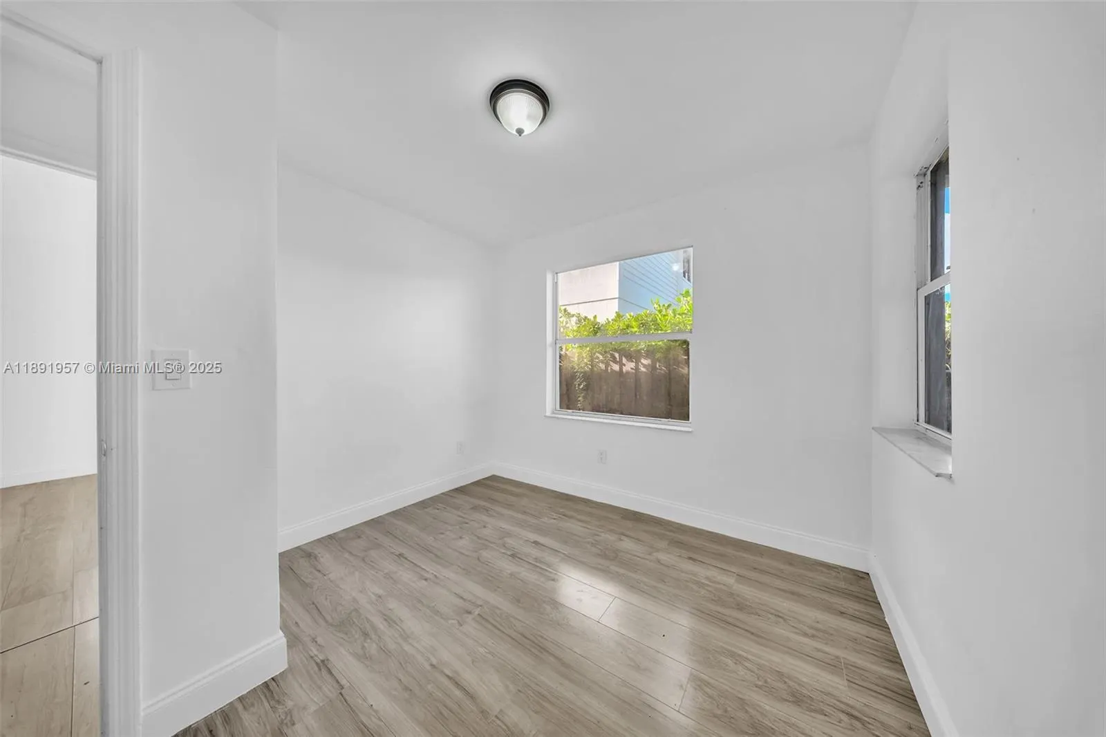 1422 NW 8th Ave