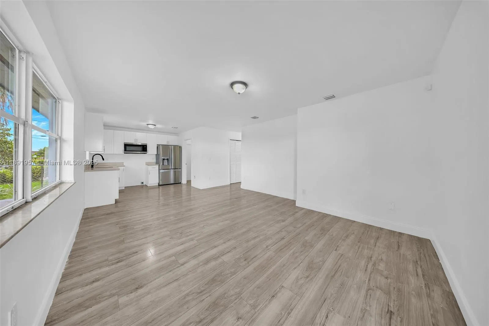 1422 NW 8th Ave