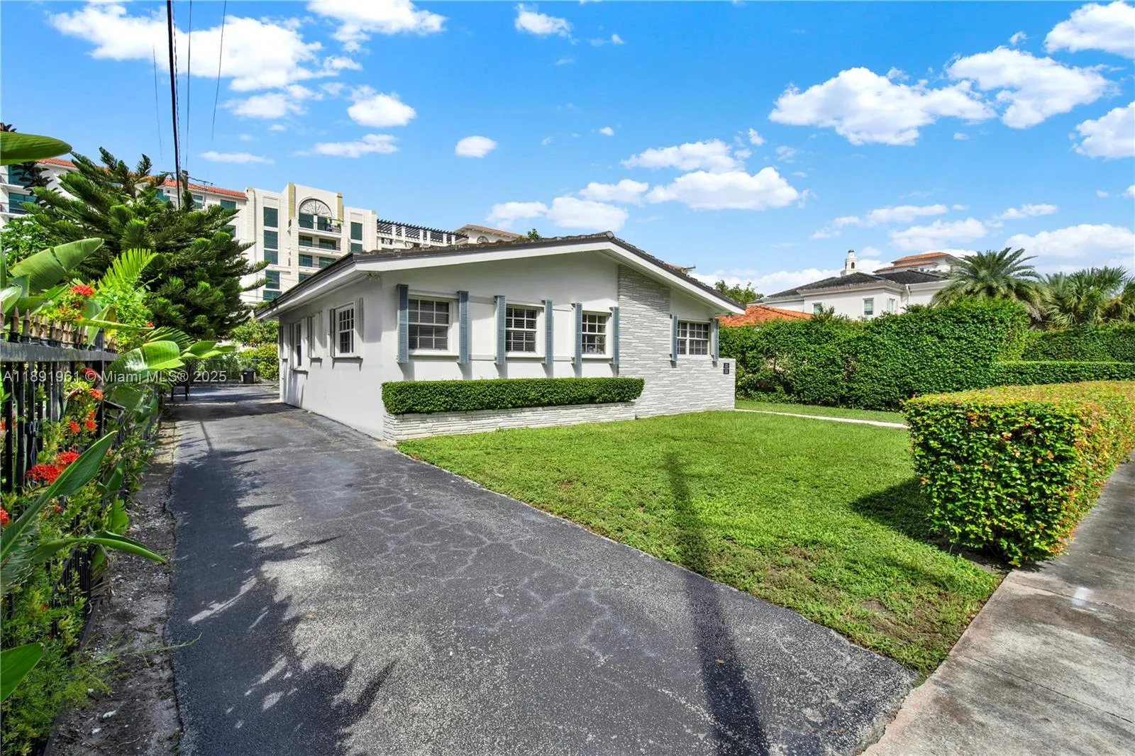 331 Santander Ave, #335