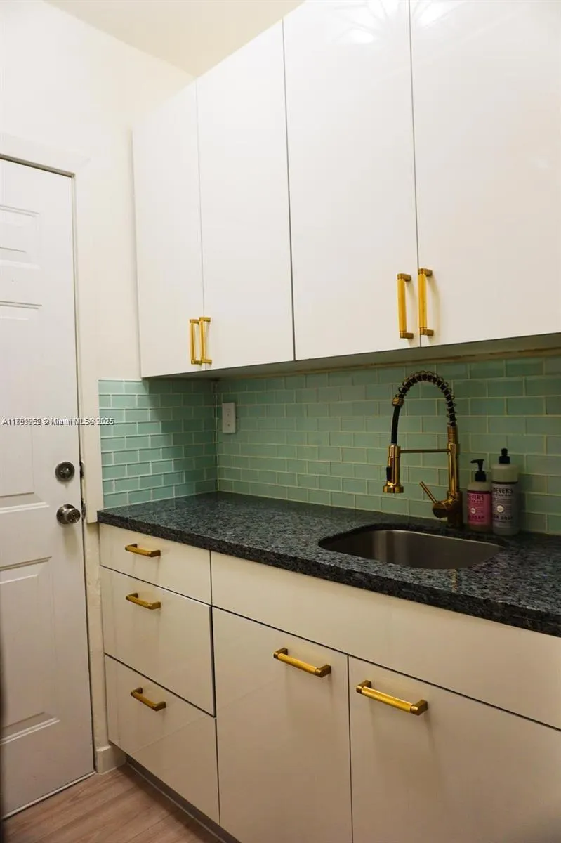 3030 Collins Ave, #1E