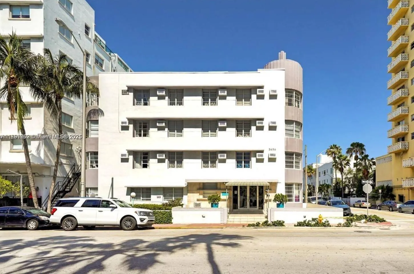 3030 Collins Ave, #1E