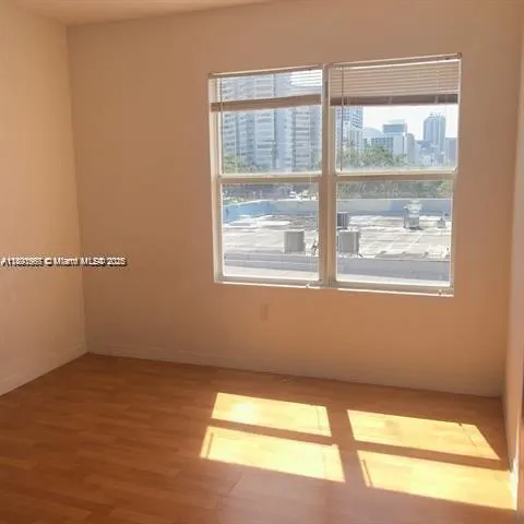 7326 Collins Ave, #304