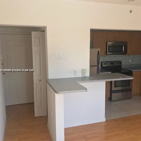 7326 Collins Ave, #304