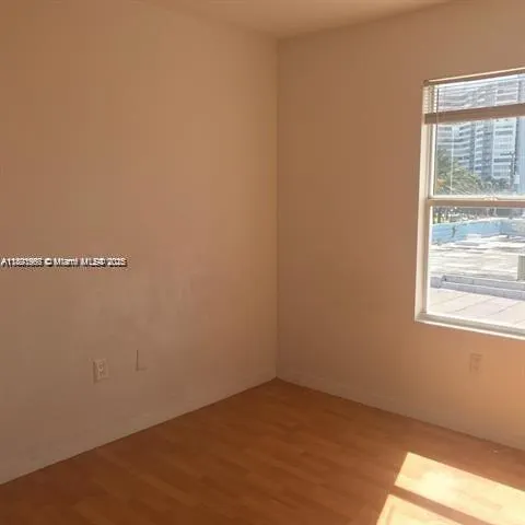 7326 Collins Ave, #304
