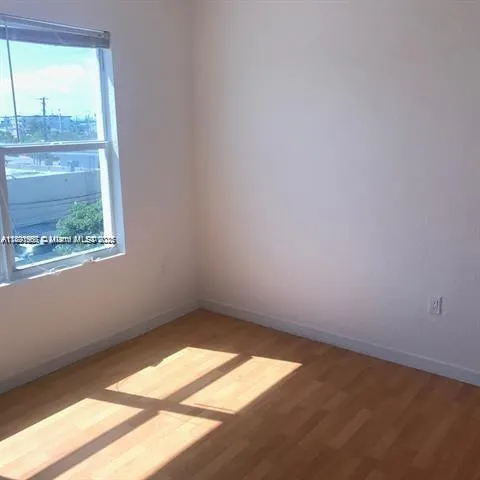 7326 Collins Ave, #304
