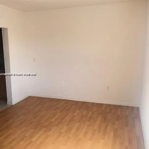 7326 Collins Ave, #304