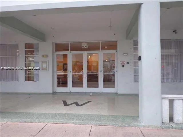7326 Collins Ave, #304