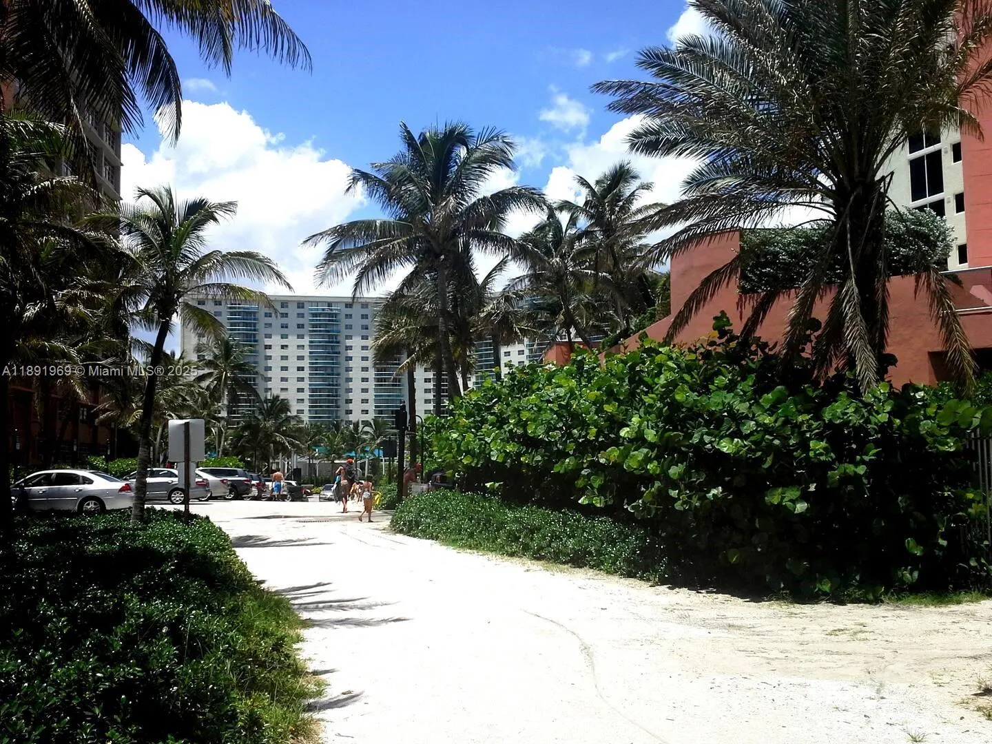 19370 Collins Ave, #1120