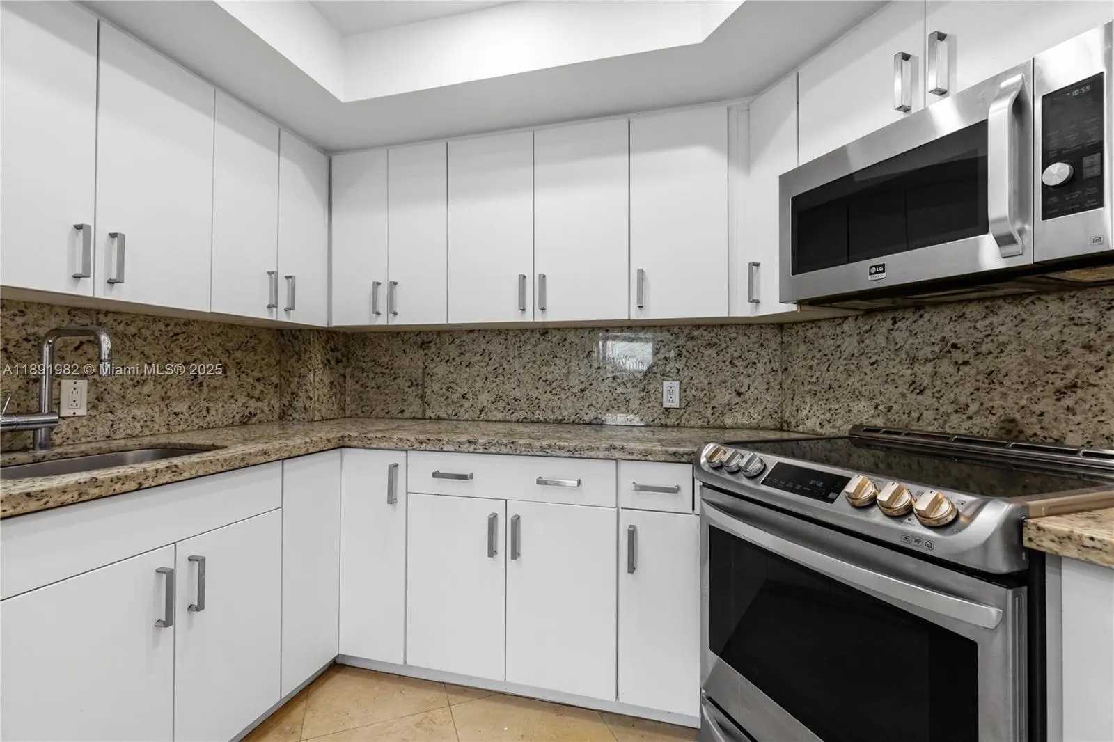 4925 Collins Ave, #6G