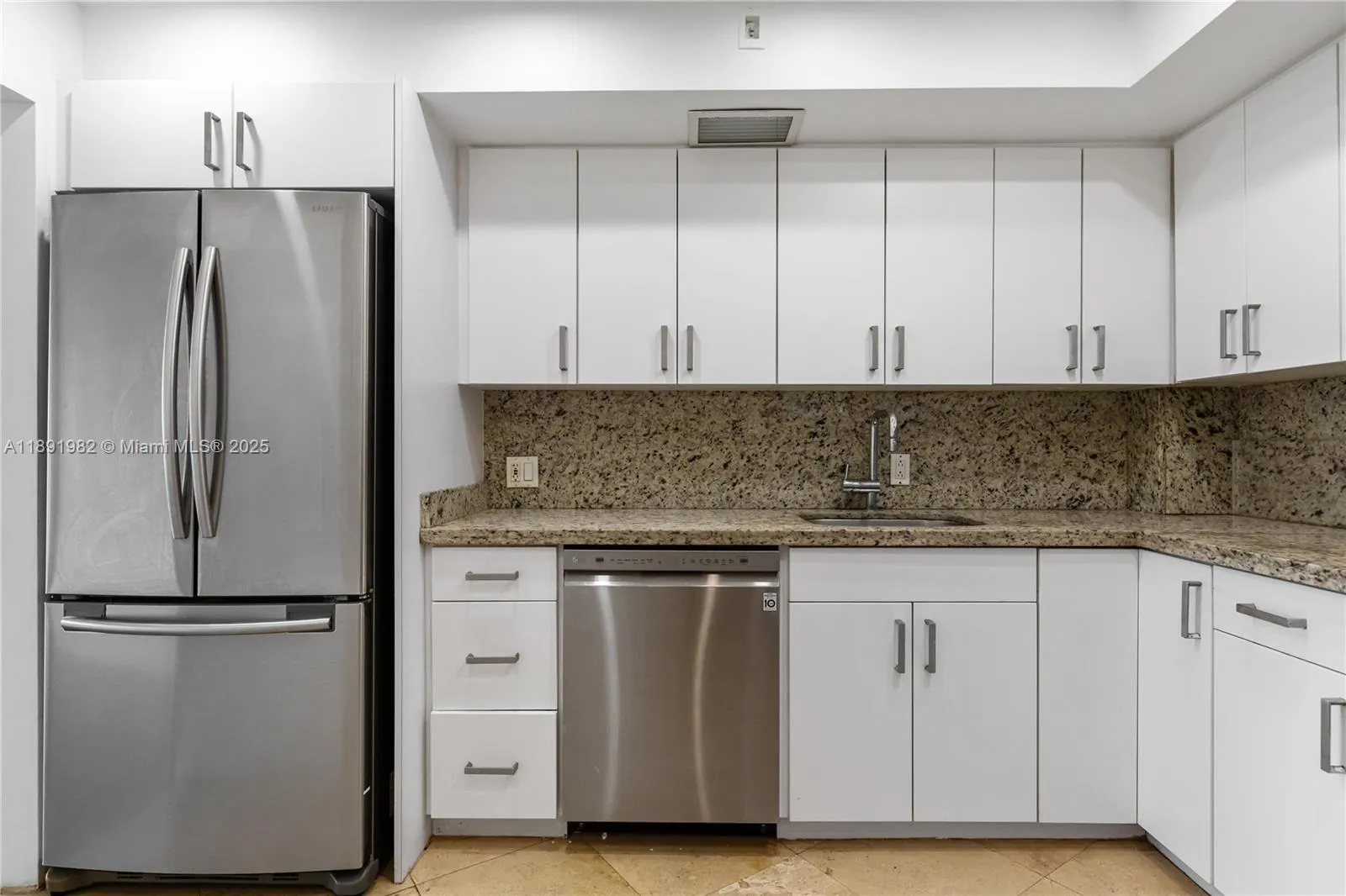 4925 Collins Ave, #6G