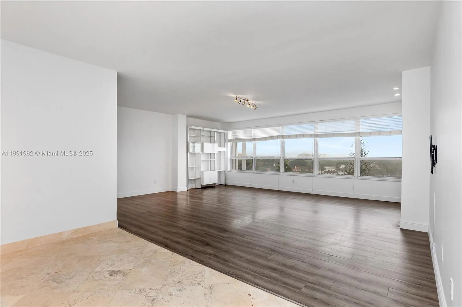 4925 Collins Ave, #6G