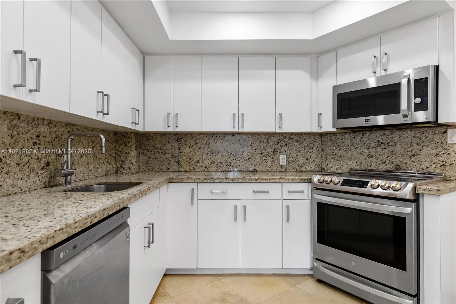 4925 Collins Ave, #6G