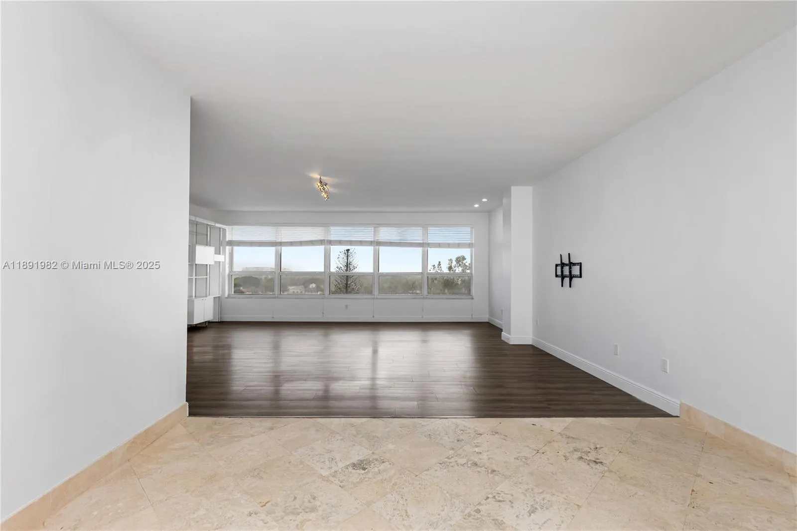 4925 Collins Ave, #6G