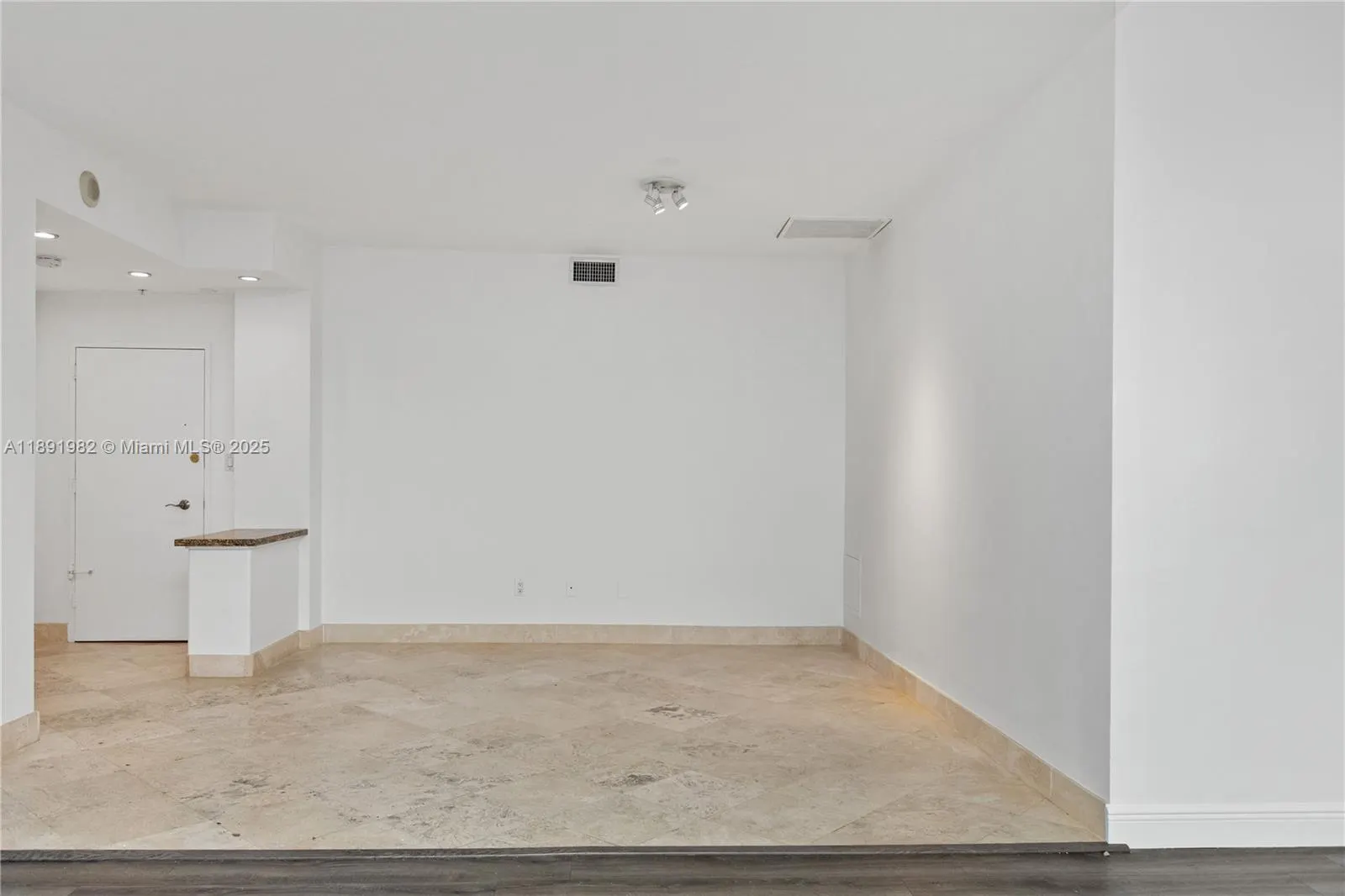 4925 Collins Ave, #6G
