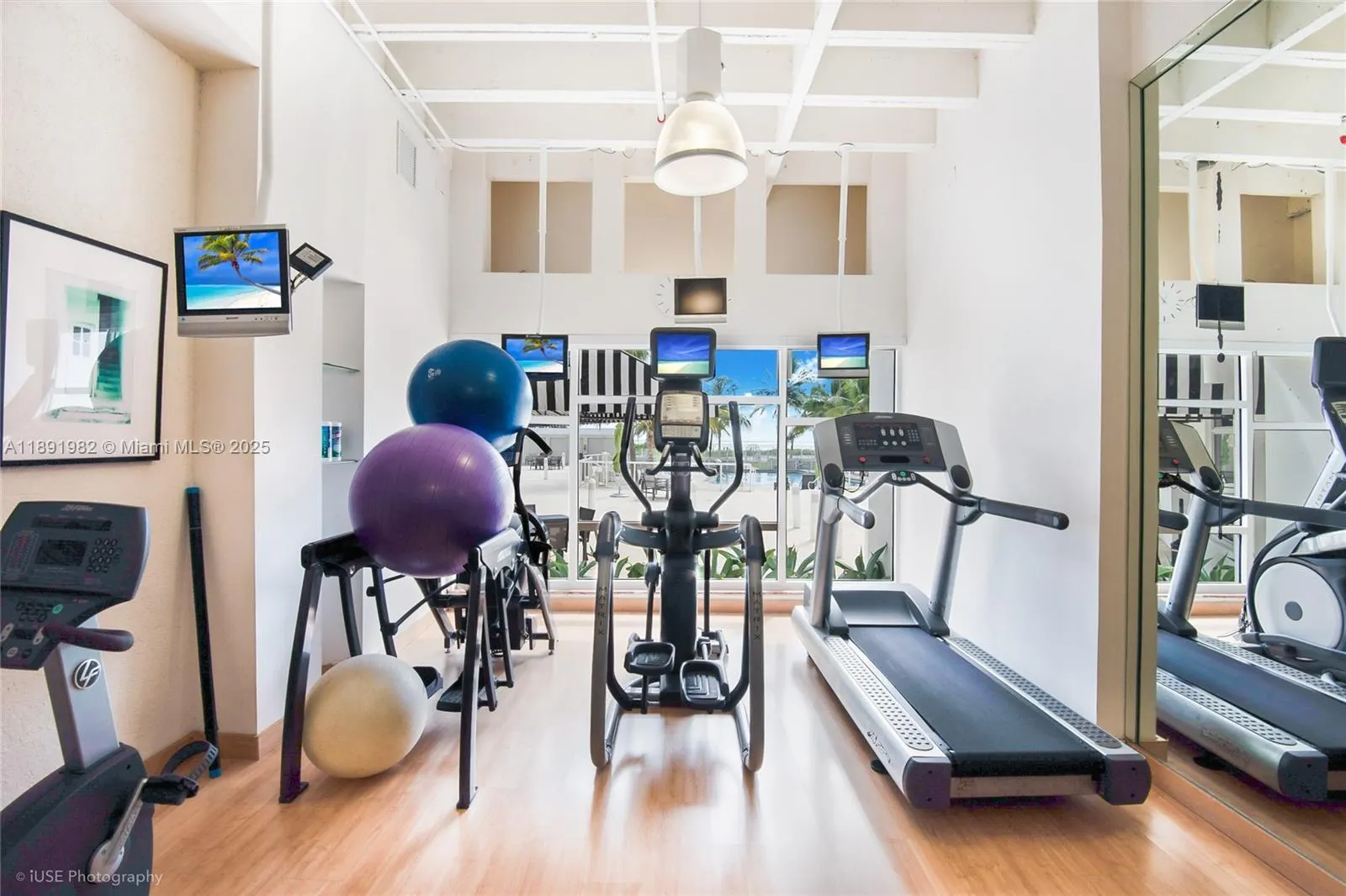 4925 Collins Ave, #6G