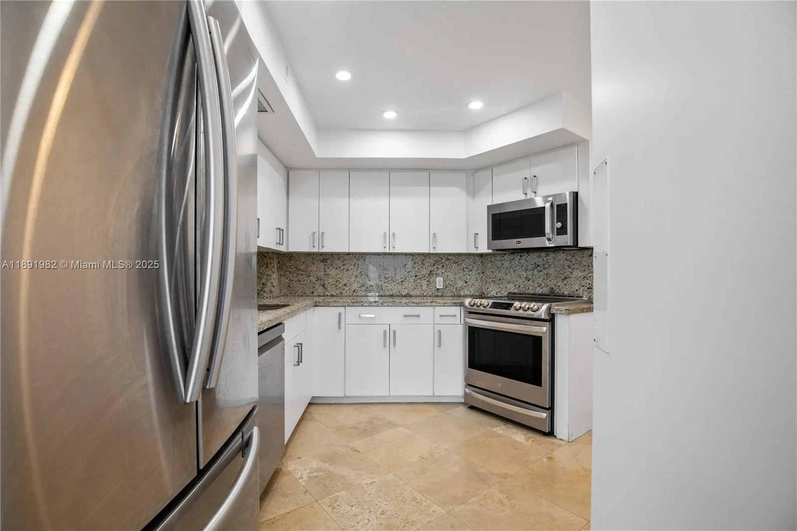 4925 Collins Ave, #6G