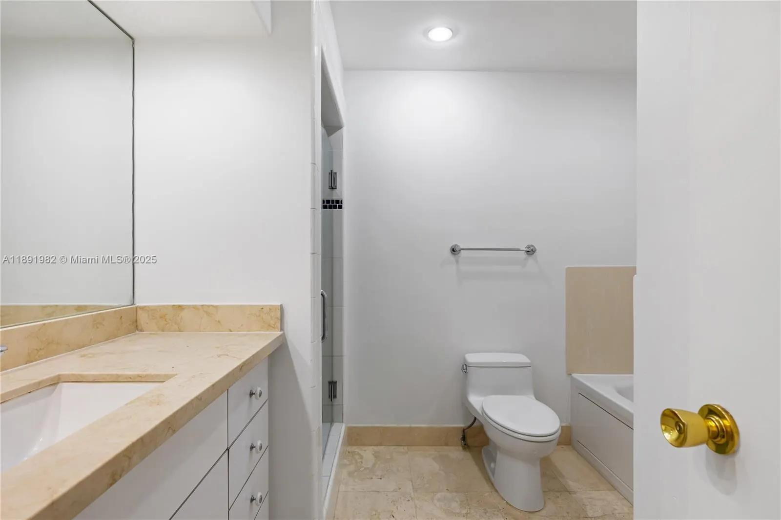 4925 Collins Ave, #6G