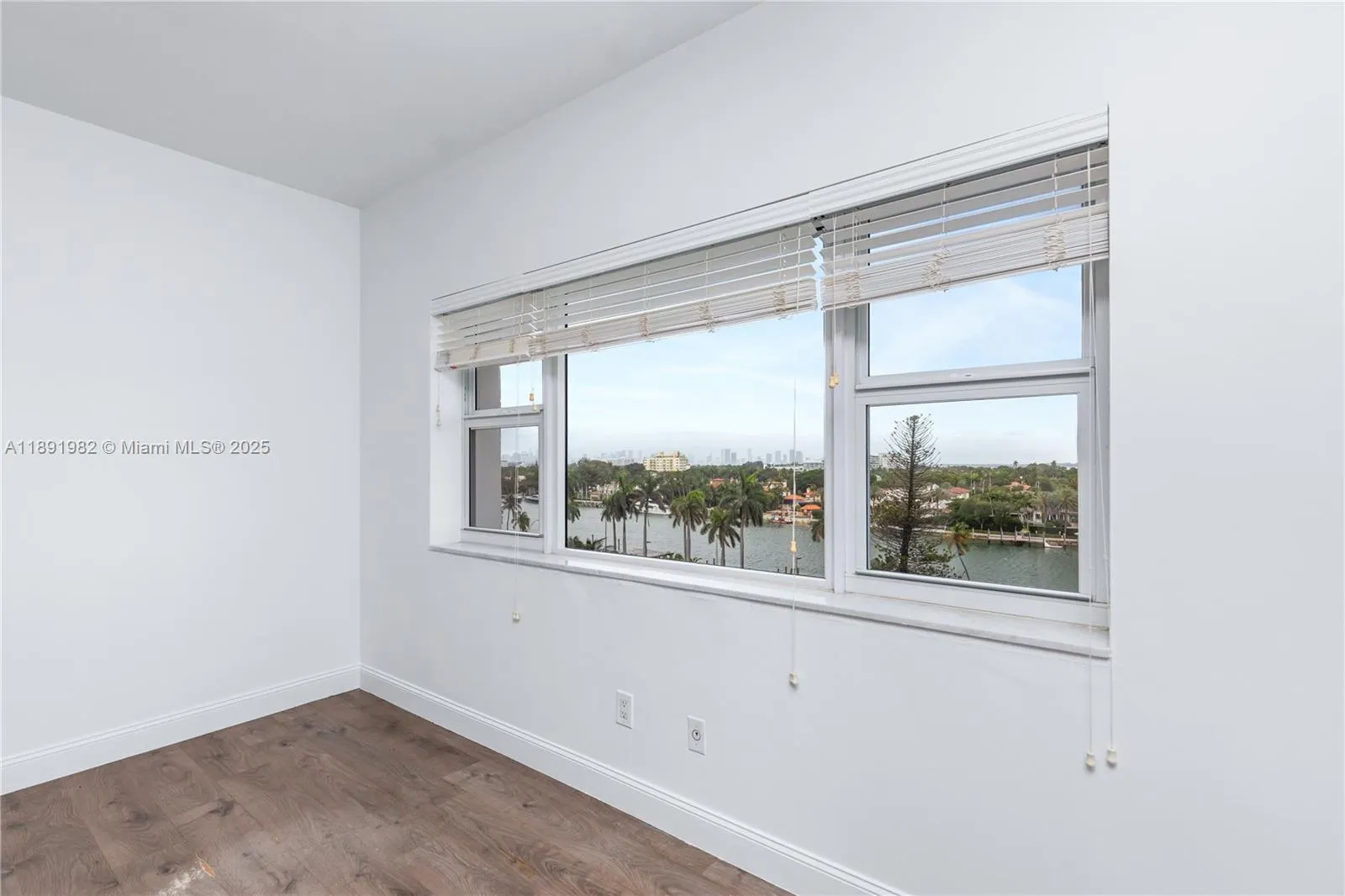 4925 Collins Ave, #6G
