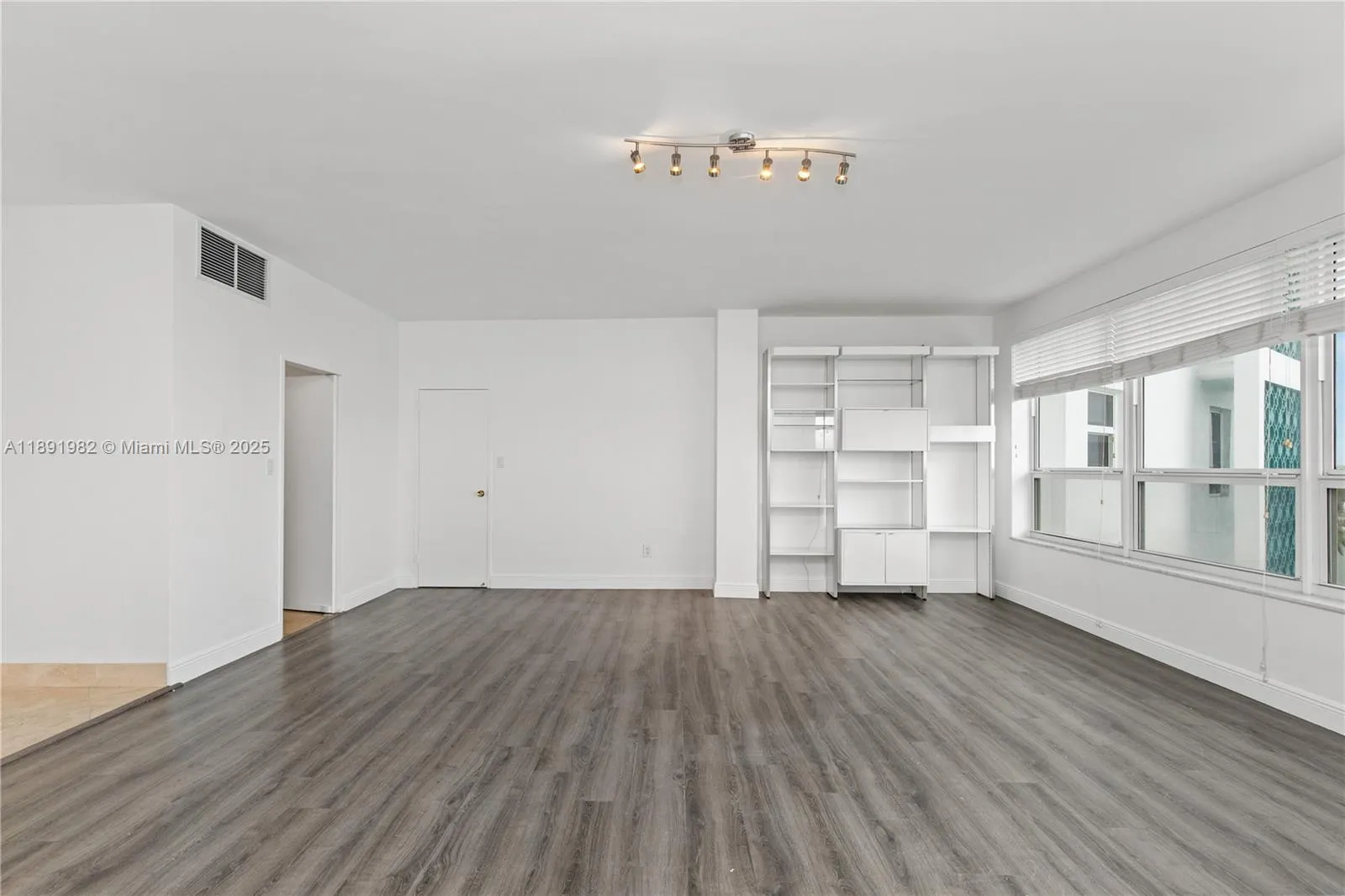 4925 Collins Ave, #6G