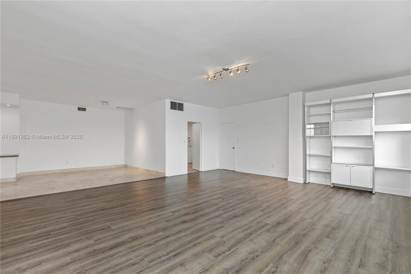 4925 Collins Ave, #6G
