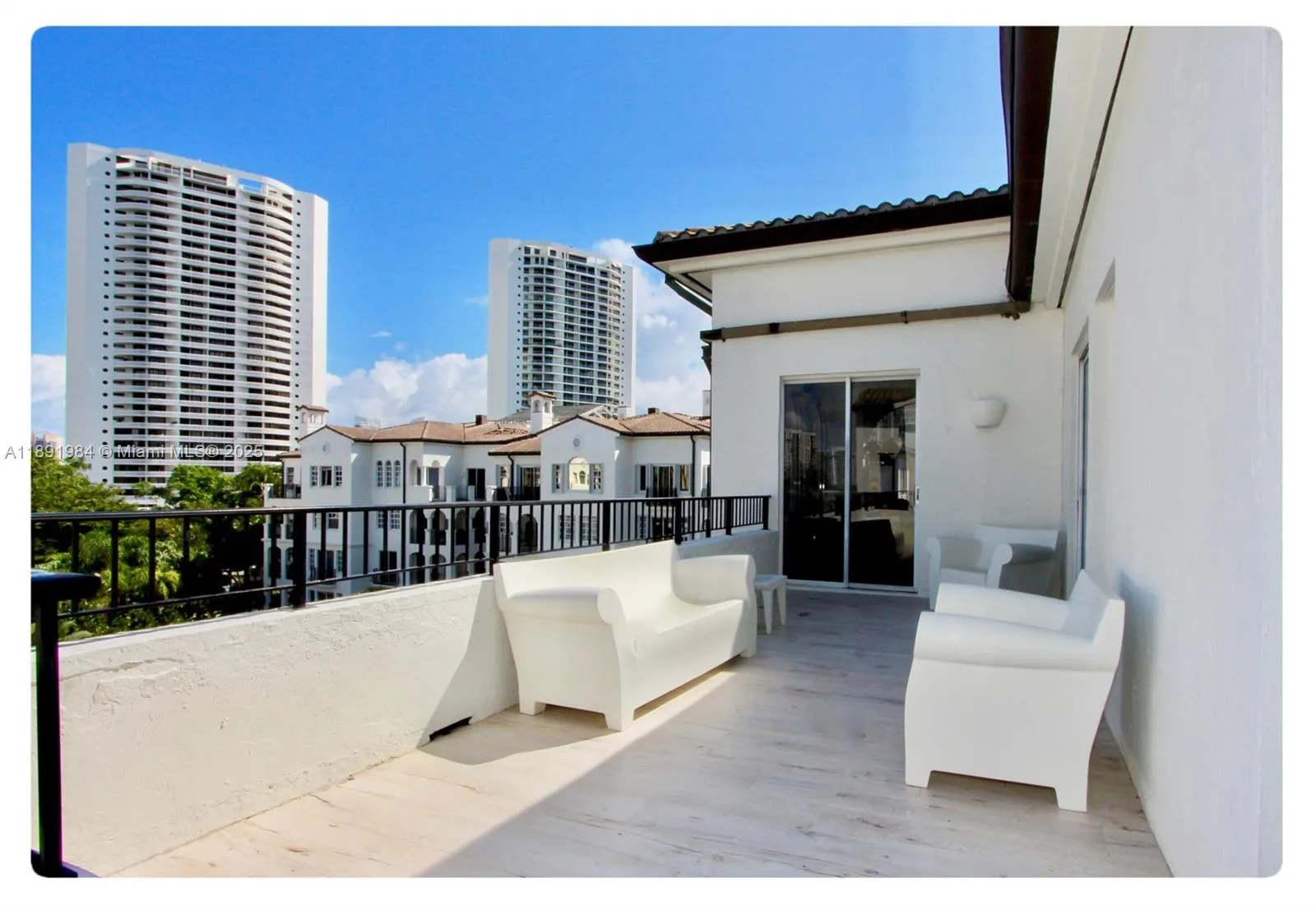 3500 Island Blvd, #DPH01