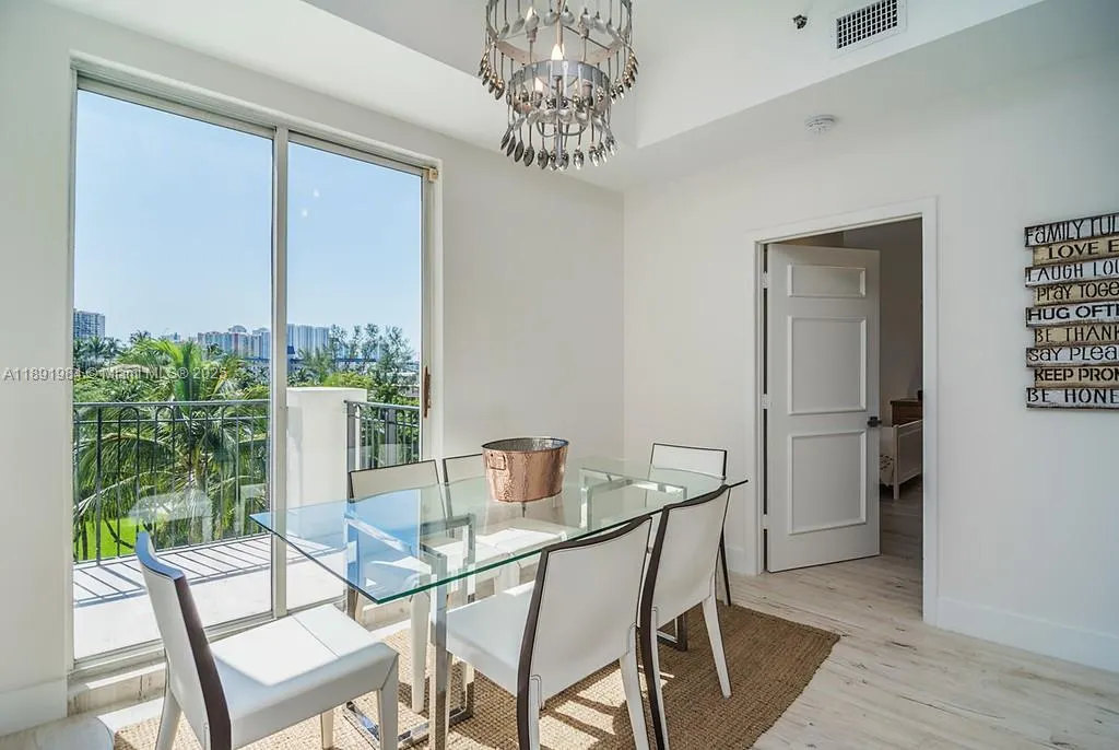 3500 Island Blvd, #DPH01