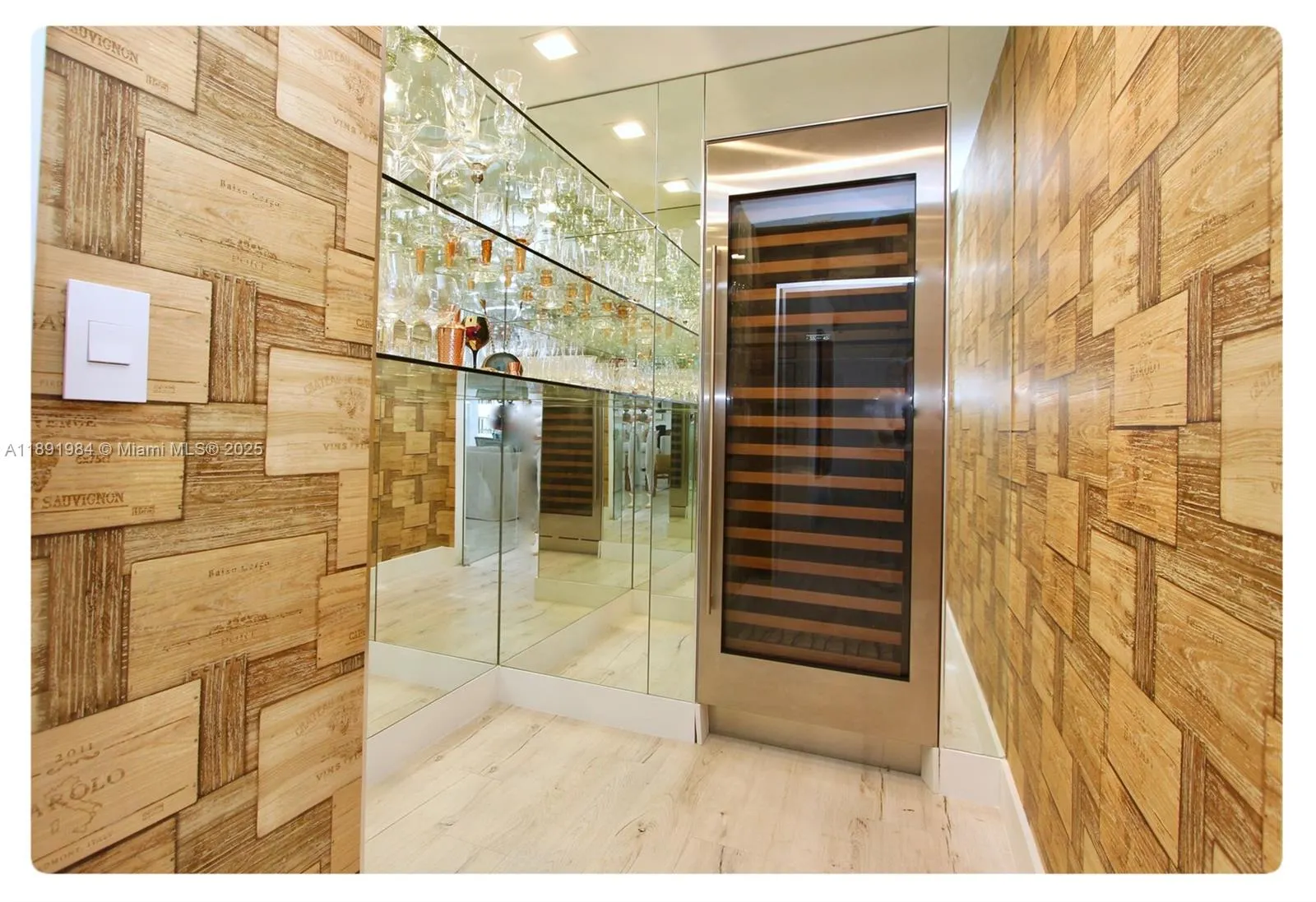 3500 Island Blvd, #DPH01