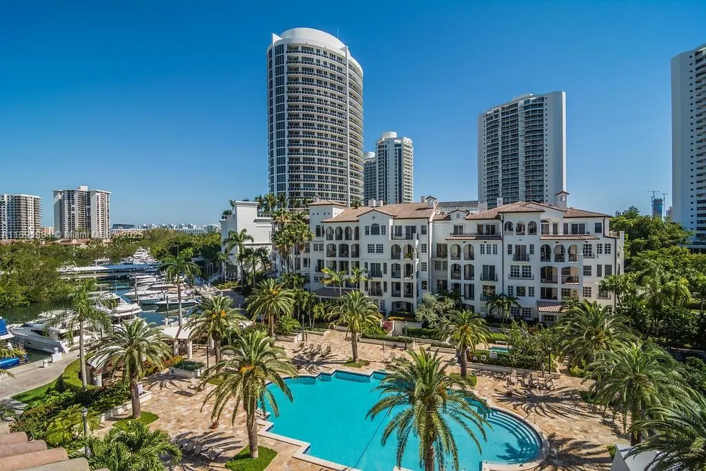 3500 Island Blvd, #DPH01