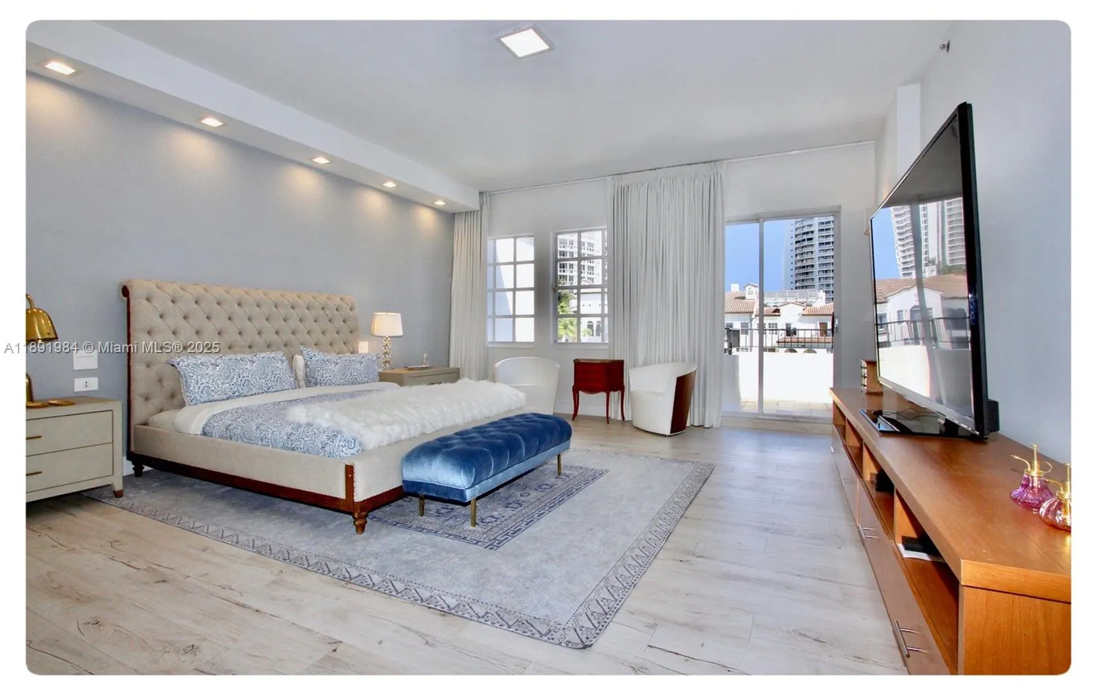 3500 Island Blvd, #DPH01