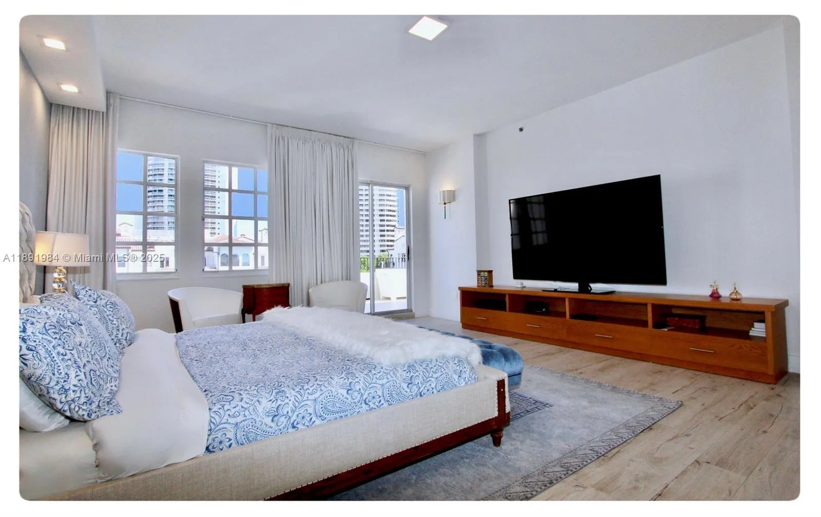 3500 Island Blvd, #DPH01