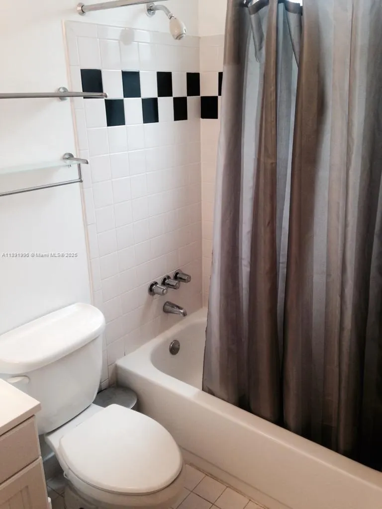 1502 Jefferson Ave, #105