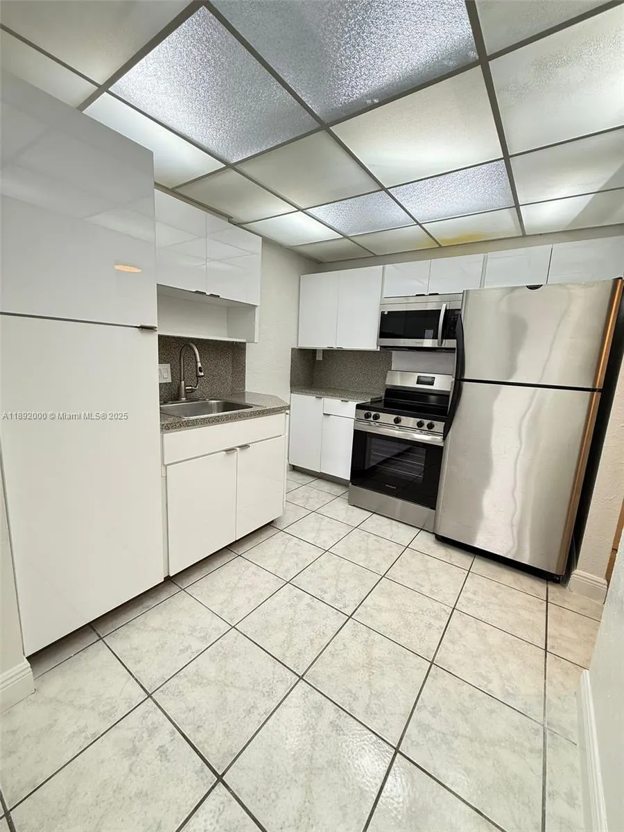 13499 Biscayne Blvd, #811