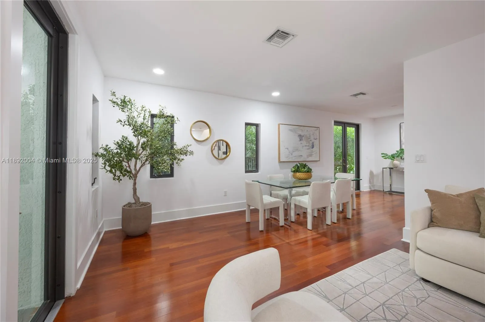 3170 Jackson Ave, #5