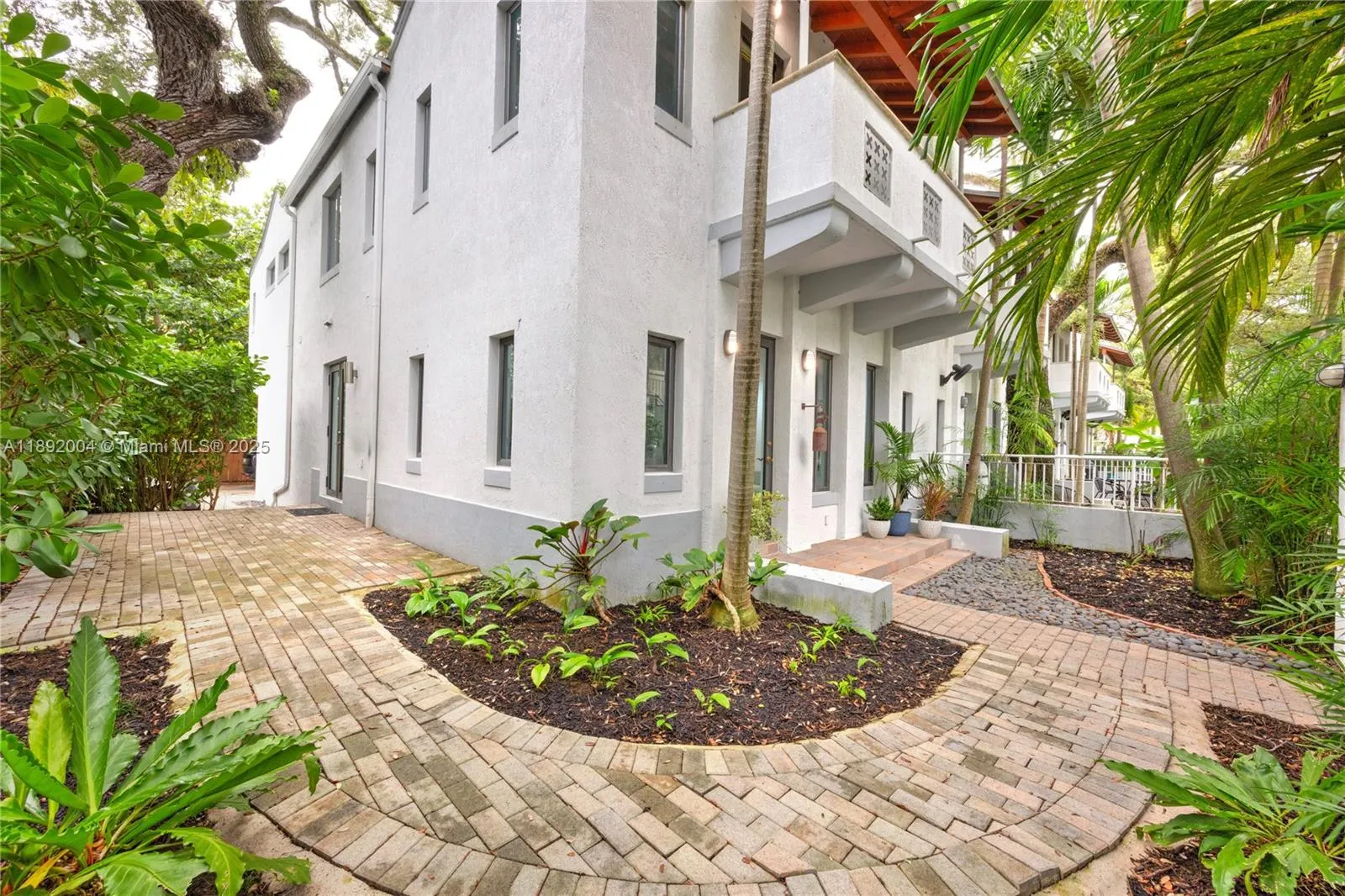 3170 Jackson Ave, #5